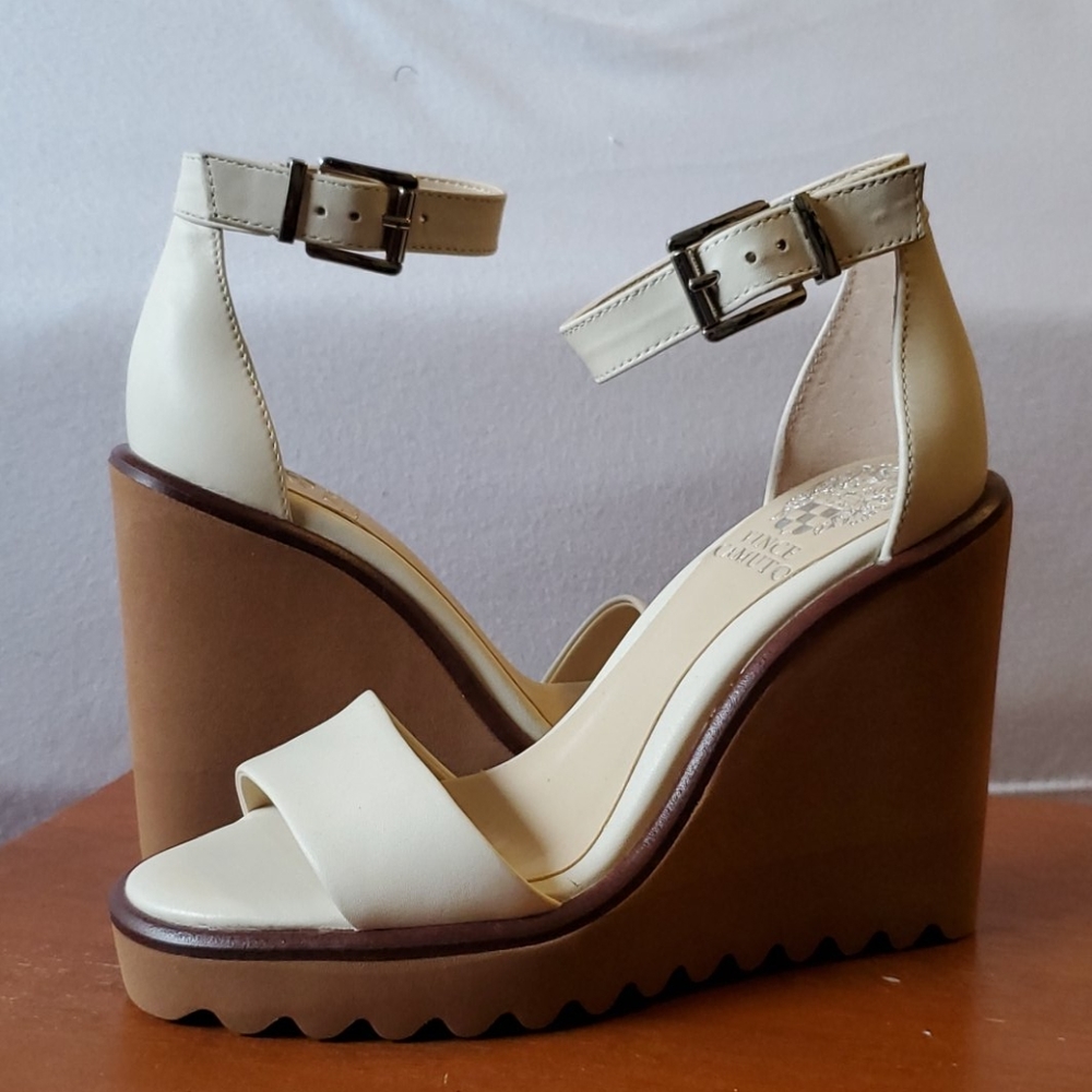 BRAND NEW Vince Camuto Gretam Wedge Sandal